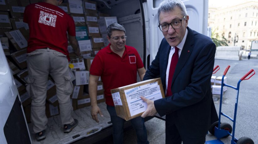 Gli Agnelli vendono i robot, saltano posti: ma  Landini parla di Calderoli
