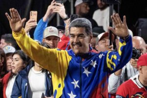 Maduro vince elezioni finte e inventa fascisti
