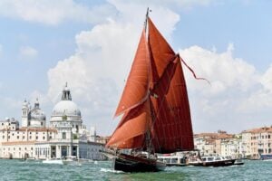 Vele d’epoca: «Naïf» vince il Trofeo Principato di Monaco