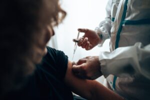 Usa, non si vaccinò e fu licenziata. Rimborsata con 700.000 dollari