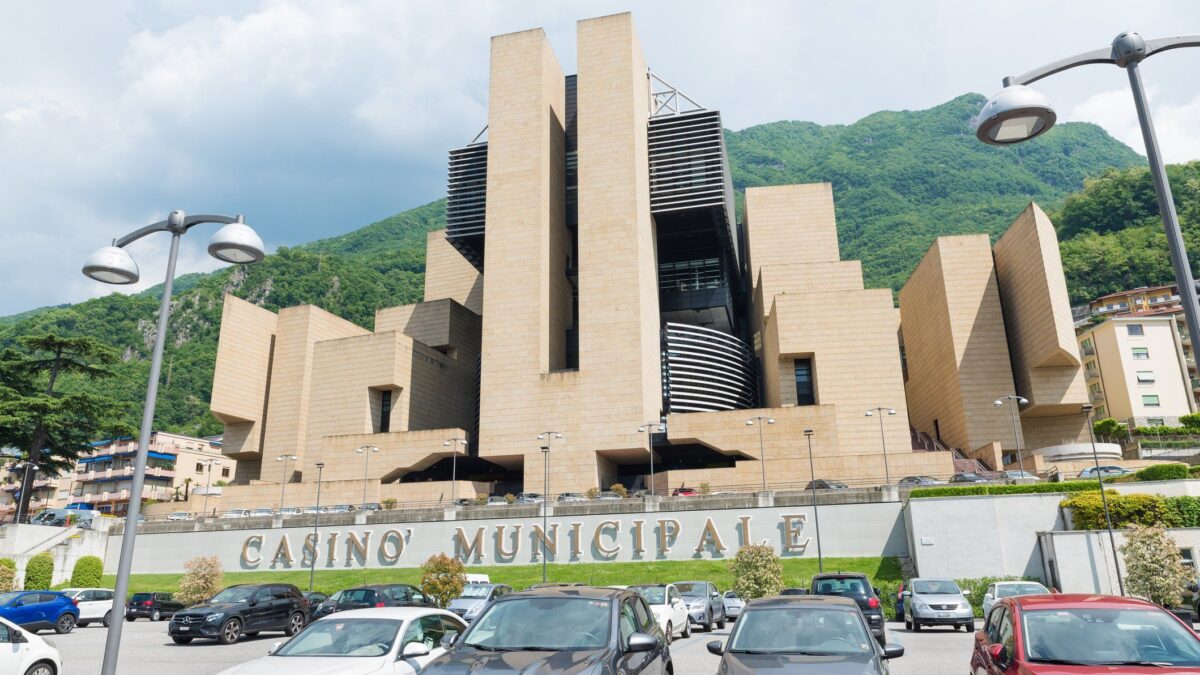 A Campione d’Italia sta saltando il banco