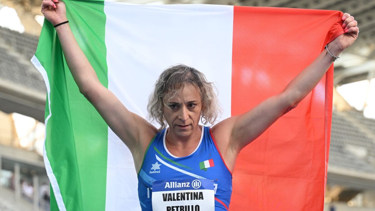 L’atleta trans gareggia con le donne. Pure alle Paralimpiadi vince il woke