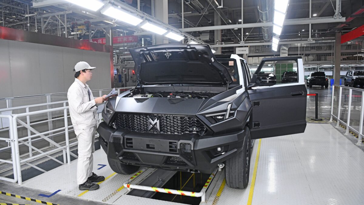 Auto cinesi in Italia, timori per l’indotto