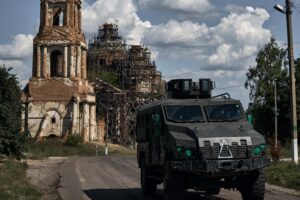 Kiev regge a Kursk, Mosca avanza in Donbass