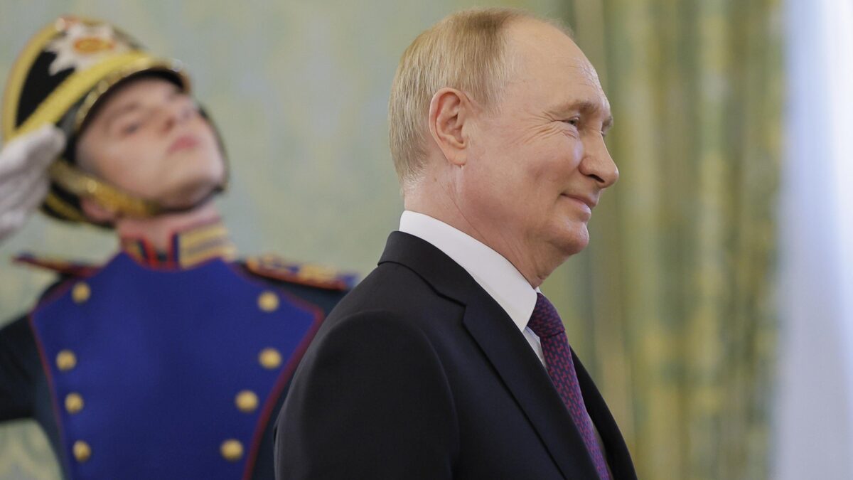 Macroniadi gender? Colpa di Putin e della fasciosfera