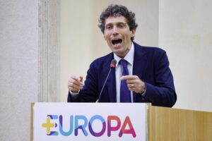 La sinistra insiste: firme pure per lo ius soli