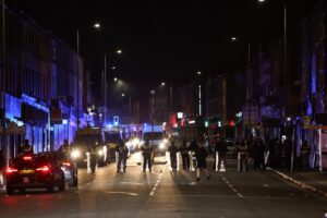 La protesta inglese anti immigrati sdegna chi tifava per i neri in rivolta