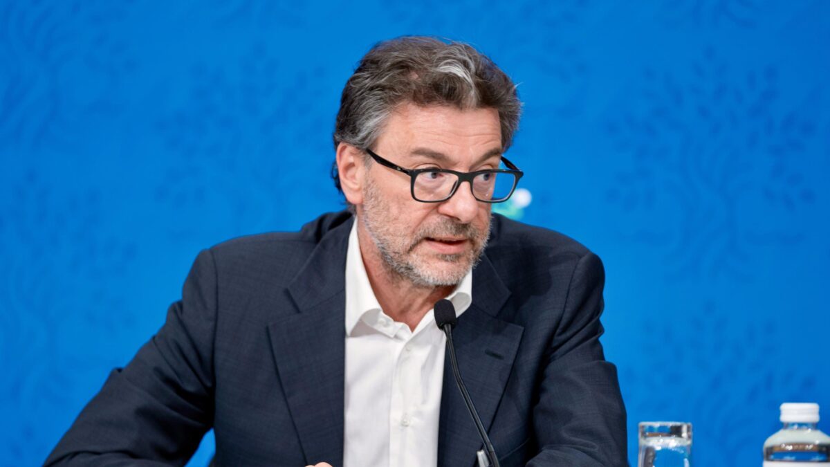 Decreto Omnibus, Giorgetti conferma: «Niente extra tassa sugli utili bancari»