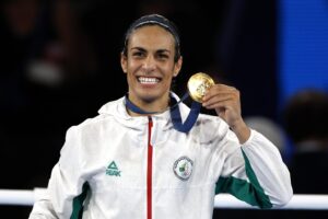 Oro scontato a Khelif. Ma a finire ko è la boxe femminile