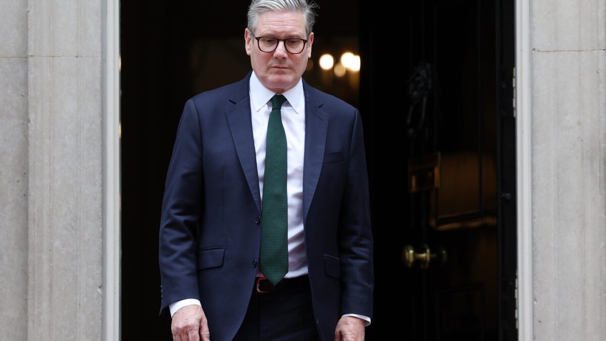 In Inghilterra nuove critiche alla deriva di Starmer: «Attacca la libertà di parola»
