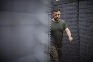 Zelensky perde colpi nel Donetsk e mette al bando la Chiesa ortodossa