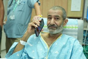 Israele festeggia, liberato un ostaggio. Il «Nyt»: «Trovato per caso nel tunnel»