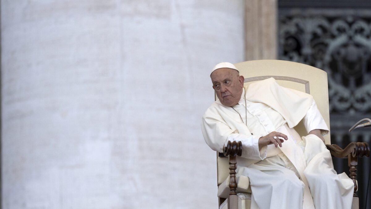 Bergoglio manda all’inferno chi vuol bloccare i migranti