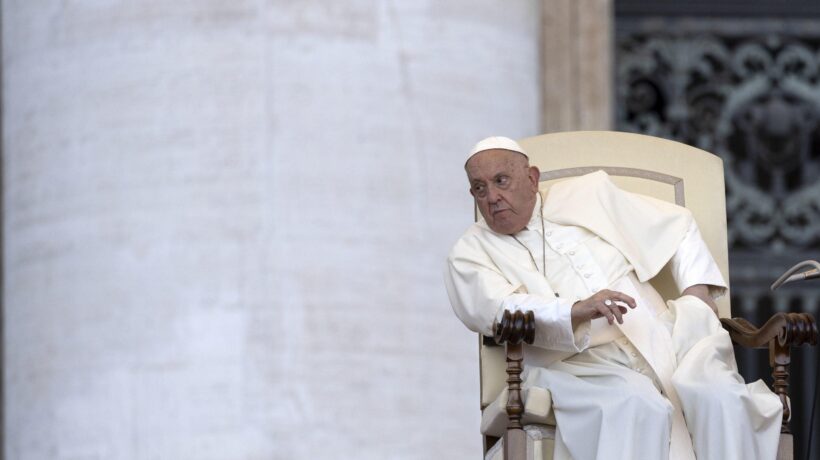 Bergoglio manda all’inferno chi vuol bloccare i migranti