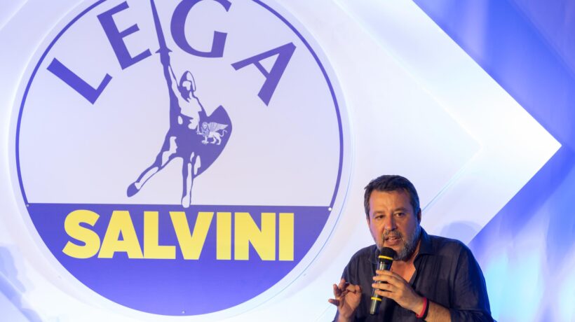 La Lega non porge l’altra guancia: «Quanti stranieri ospiterà la Cei?»