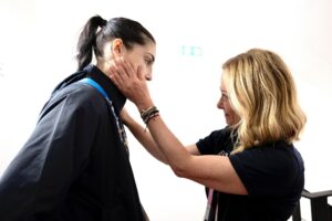 Musk, Rowling, Navratilova: il match indigna il mondo. Meloni vede subito Carini