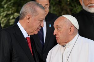 Erdogan scuote il Papa sull’Ultima Cena gay