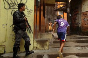 Armi, cocaina e sermoni. L’ascesa globale dei narcos pentecostali