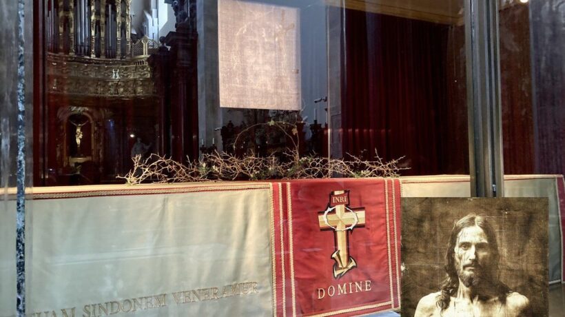 Anche l’Ia «studia» la Sacra Sindone e dà alla luce il (vero) volto di Cristo