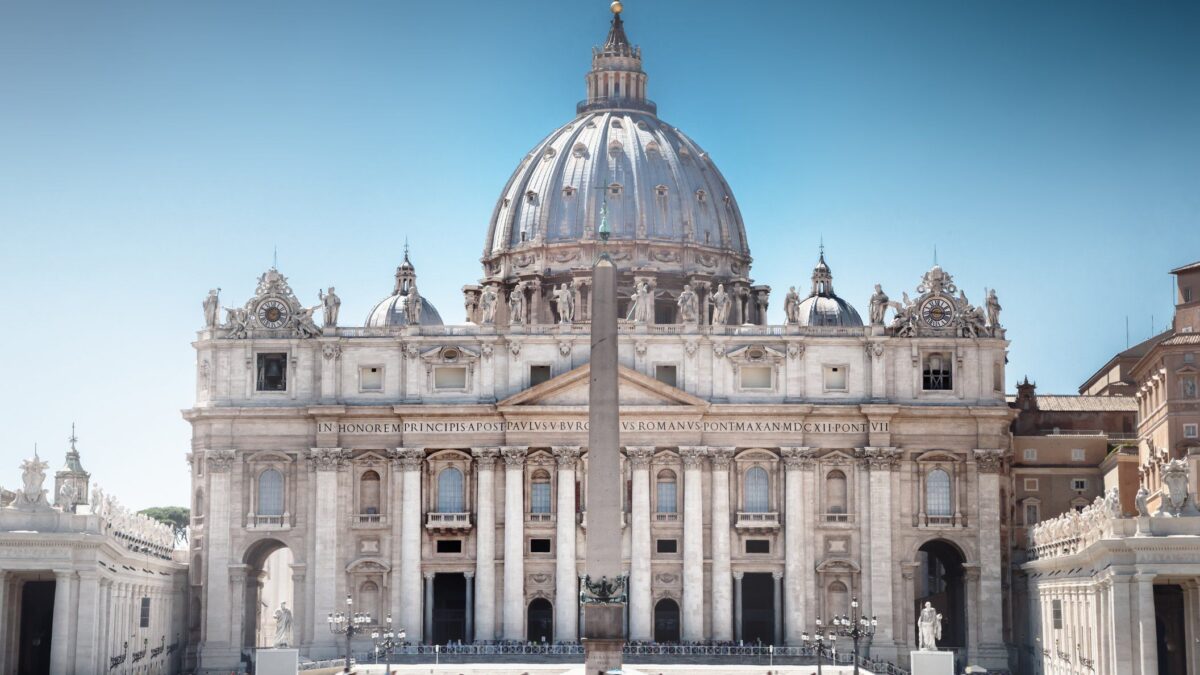 Da Roma a Milano le case del Signore invece di accogliere diventano dei B&b