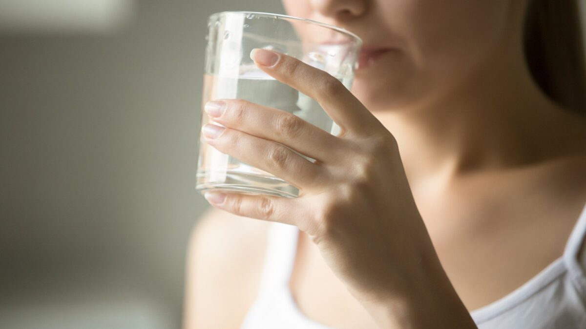 Pelle, muscoli e… cervello. Da un bicchiere d’acqua dipende tutta la nostra vita