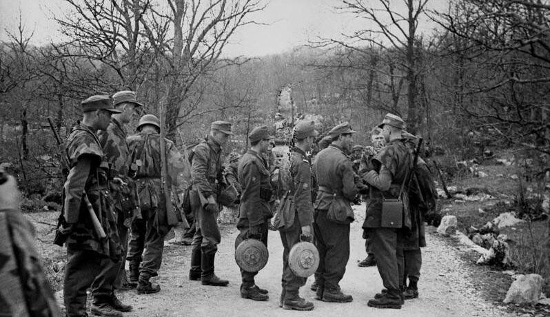 Gebirgsjaeger tedeschi durante la difesa della linea verde 2