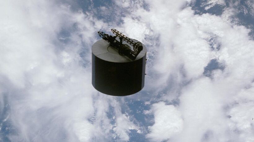 Il satellite Leasat 2 fu lanciato dallo Shuttle «Discovery». Fu usato per scopi militari fino agli anni Novanta (Nasa)