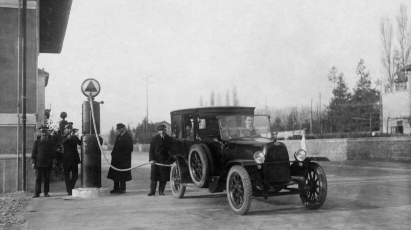L'area di servizio che faceva da accesso all'autostrada Milano-Varese (Getty Images)