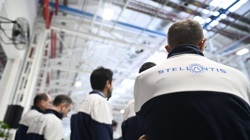 Gli operai «costringono» i sindacati a scioperare contro Stellantis