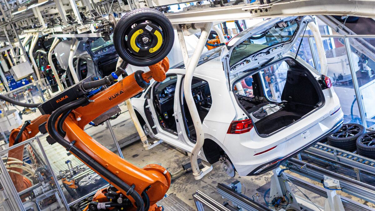 Bagno di sangue alla Volkswagen. «Via ai tagli: chiuderemo fabbriche»