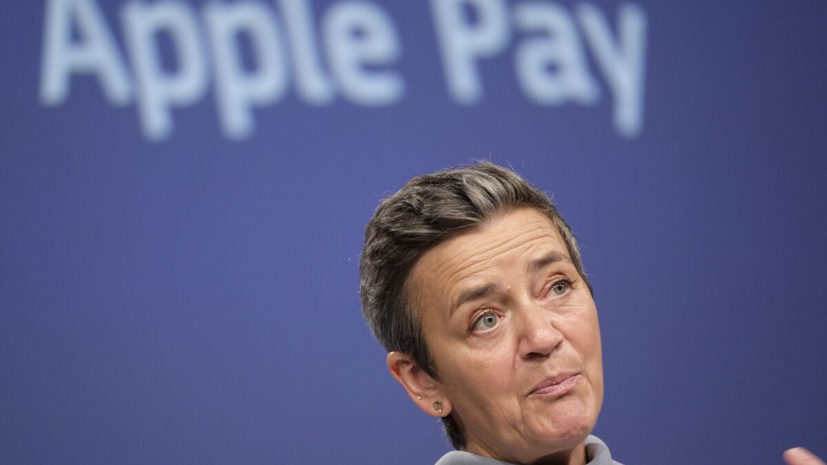 L’eredità avvelenata della Vestager: l’Europa condanna Apple e Google