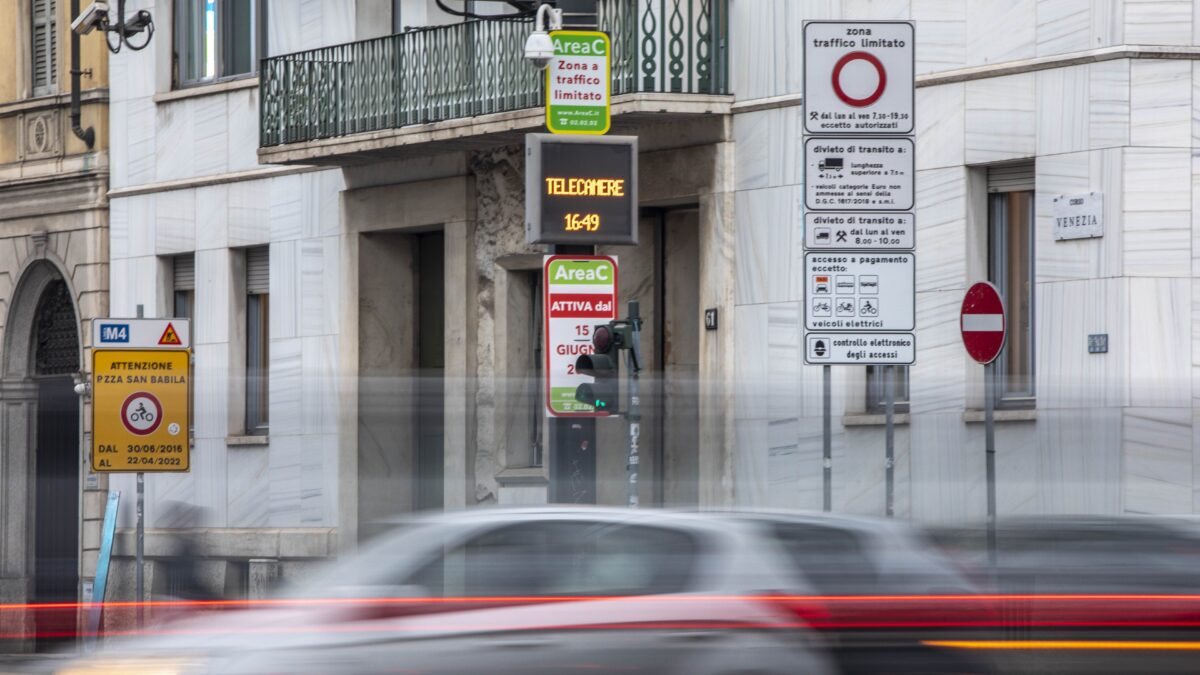 I negozianti bocciano il piano Sala: «No ad Area C pure nei week end»