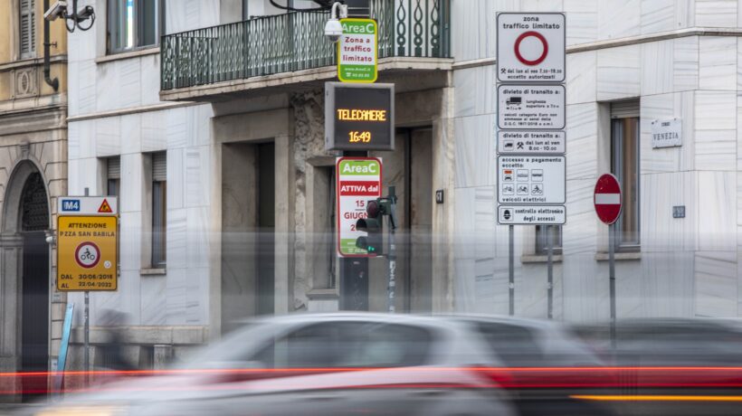 I negozianti bocciano il piano Sala: «No ad Area C pure nei week end»