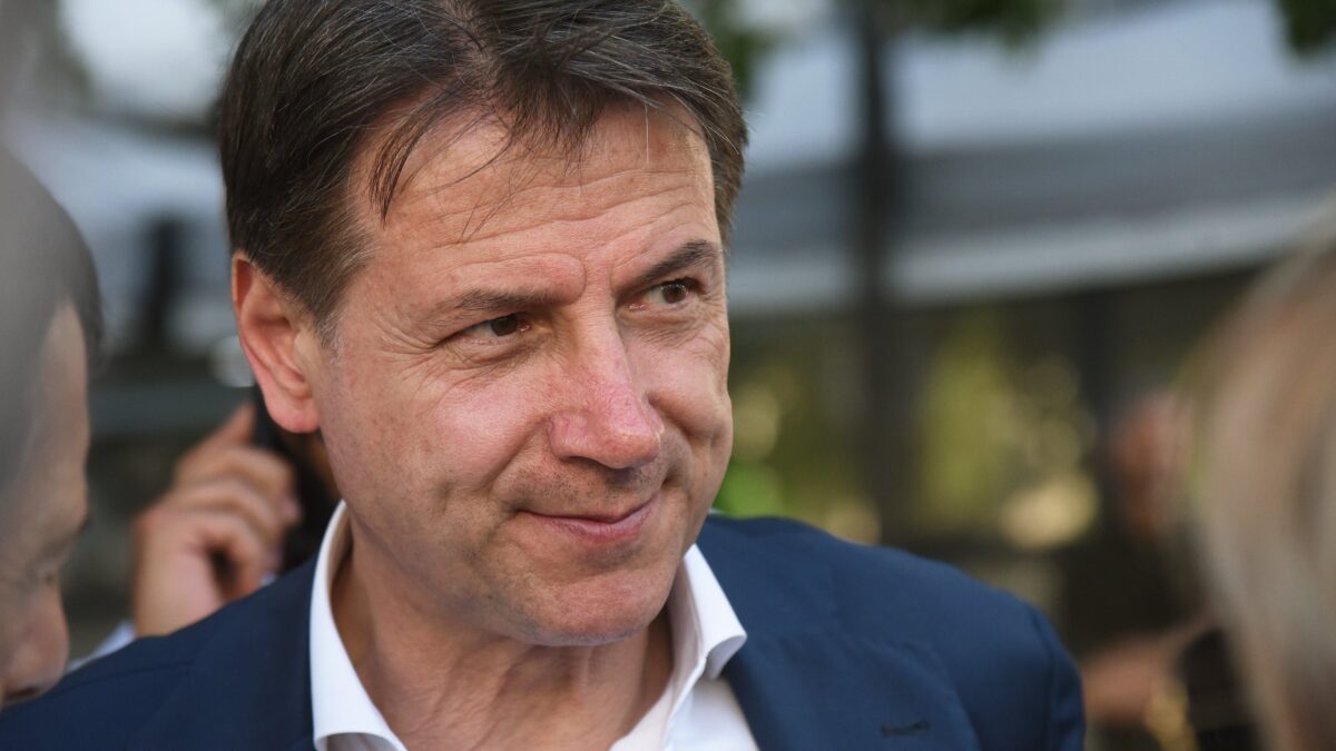 Trucco di Conte per sfangarla sul Covid
