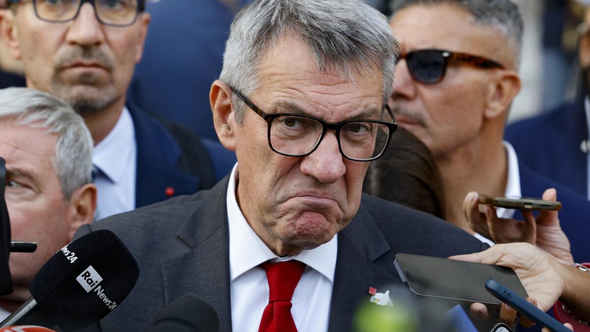 «Firme fasulle tra gli edili della Cgil». Gli operai denunciano, il pm archivia