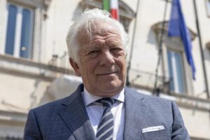 «Avanti così e l’Ue di certo imploderà»
