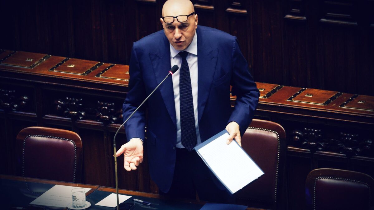 Conferma: il dossier su Crosetto nasce dai cronisti di De Benedetti