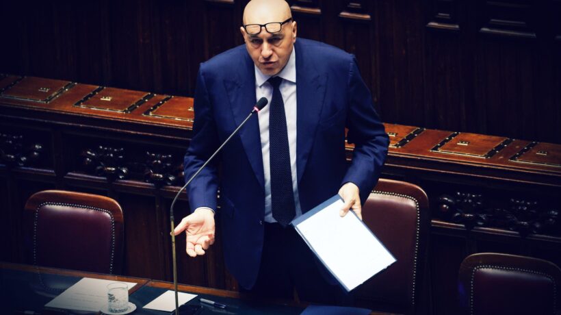 Conferma: il dossier su Crosetto nasce dai cronisti di De Benedetti