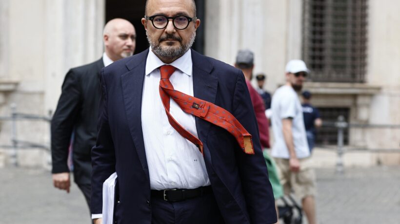 Il futuro di Sangiuliano appeso all’estratto conto
