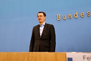 C’è un giudice in Germania. «L’obbligo di vaccinazione violava i diritti fondamentali»