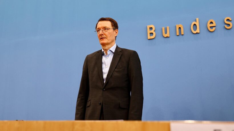 C’è un giudice in Germania. «L’obbligo di vaccinazione violava i diritti fondamentali»