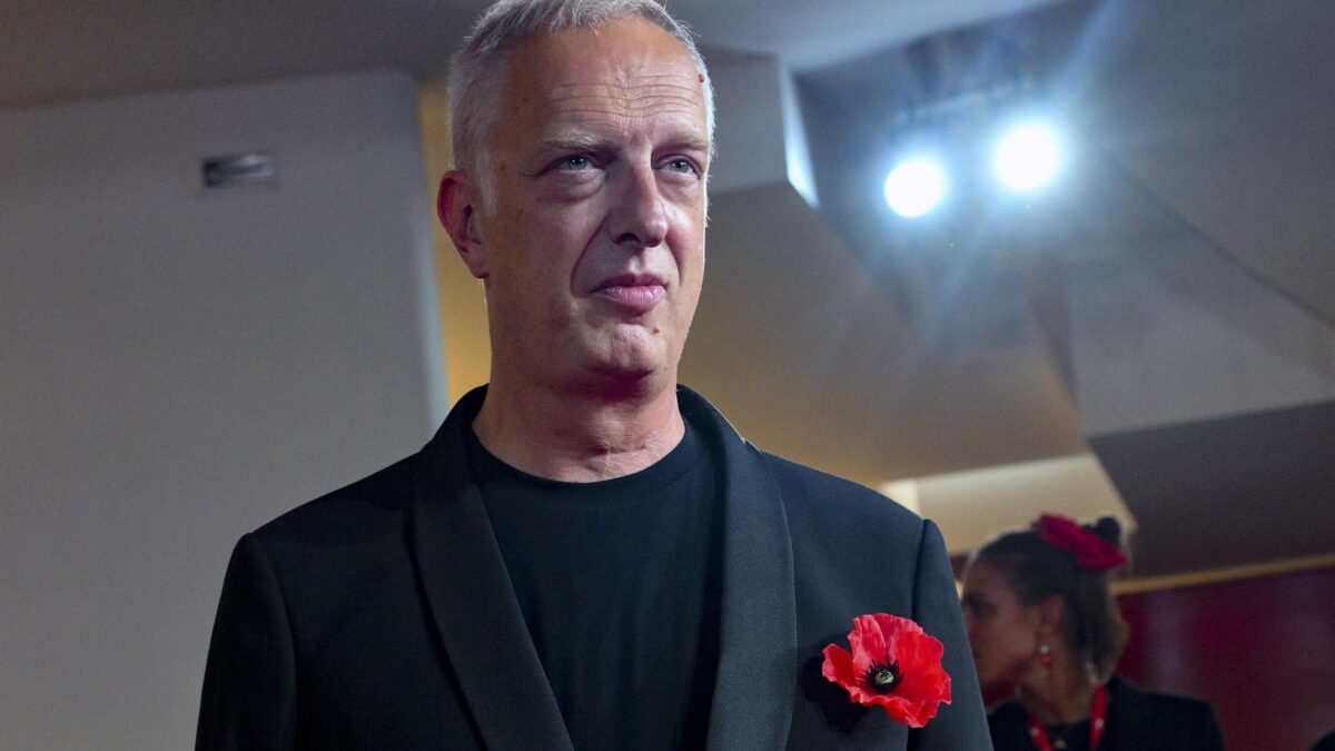 Un ossessionato Scurati si aggira sul red carpet: «Il fascismo è tra noi»