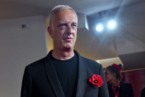 Un ossessionato Scurati si aggira sul red carpet: «Il fascismo è tra noi»