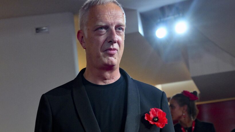 Un ossessionato Scurati si aggira sul red carpet: «Il fascismo è tra noi»