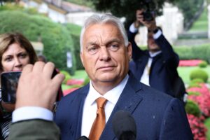 Ue ridicola, 19 ministri non vanno da Orbán
