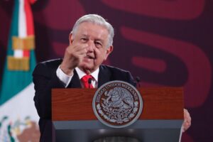 Migranti, aiutino del Messico a Biden