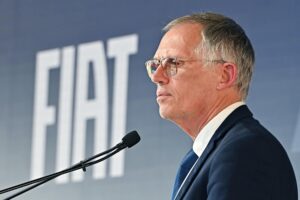 Stellantis molla Termoli e Urso le leva i soldi