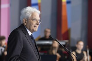 Mattarella «vicino» agli alluvionati si aggrappa alla fuffa dell’emergenza clima