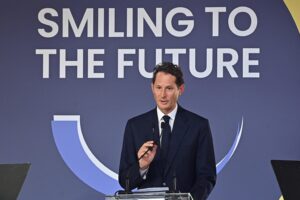 Eredità Agnelli, il nodo è la holding
