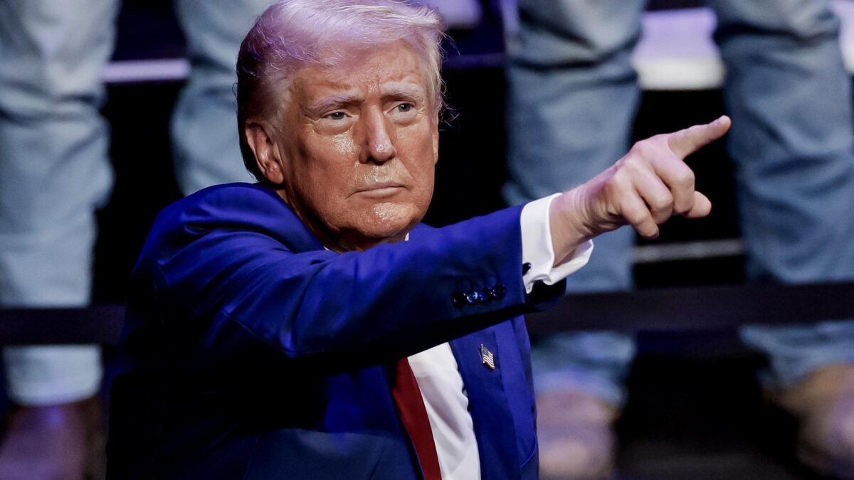 Auto dalla Germania? Dazi al 200%. Trump vuole le fabbriche negli Usa